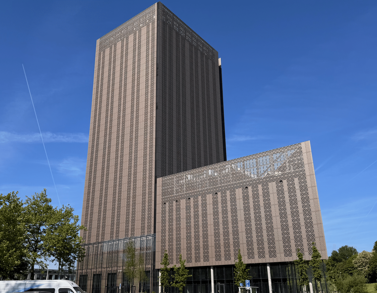 Digital Realty AMS17 Amsterdam Datacenter - VPS Server Location