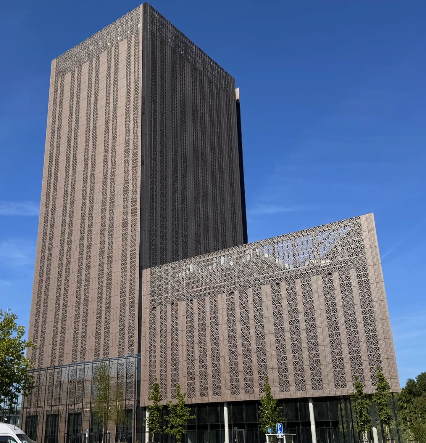 Amsterdam Digital Realty AMS17 Science Park - Dedicated Servers